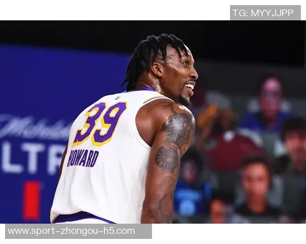 霍华德晒与佩林卡合照及39号球衣照为湖人加油展现归队决心